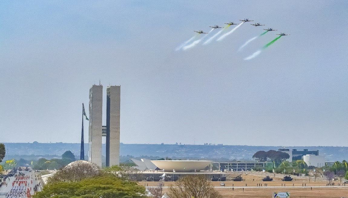 Desfile cívico-militar de 7 de setembro em Brasília