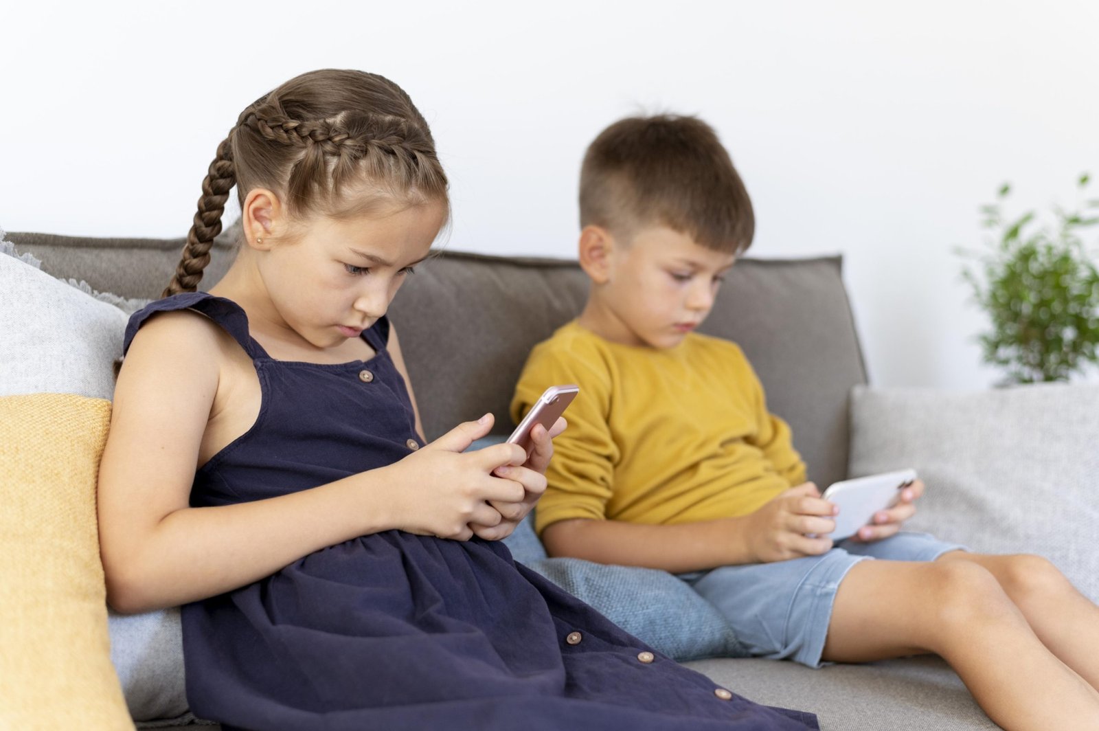 Surgimento de dores nas mãos em crianças e jovens pode estar relacionado ao uso excessivo de eletrônicos