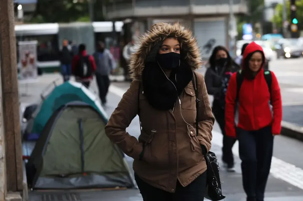 ão Paulo bate recorde de frio do ano com média de 9°C e neva em Santa Catarina