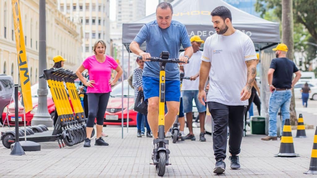 Patinetes Elétricos impulsionam micromobilidade urbana com tecnologia remota