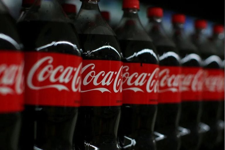 Troca da Coca‑Cola para açúcar de cana nos EUA seria cara e prejudicaria produtores locais