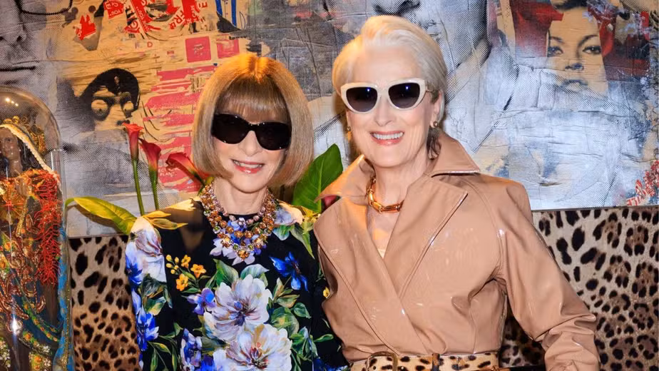 Meryl Streep encontra Anna Wintour em desfile na Semana de Moda de Milão
