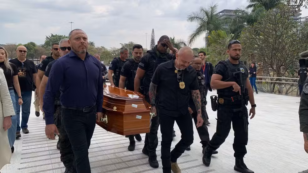 Corpo de ex-delegado-geral é velado na Alesp após execução no litoral paulista