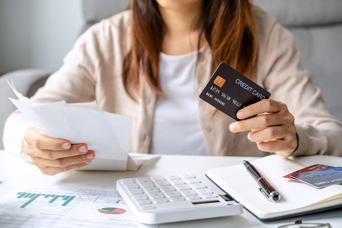 Pontualidade no pagamento do cartão cai para 78,1% e preocupa especialistas