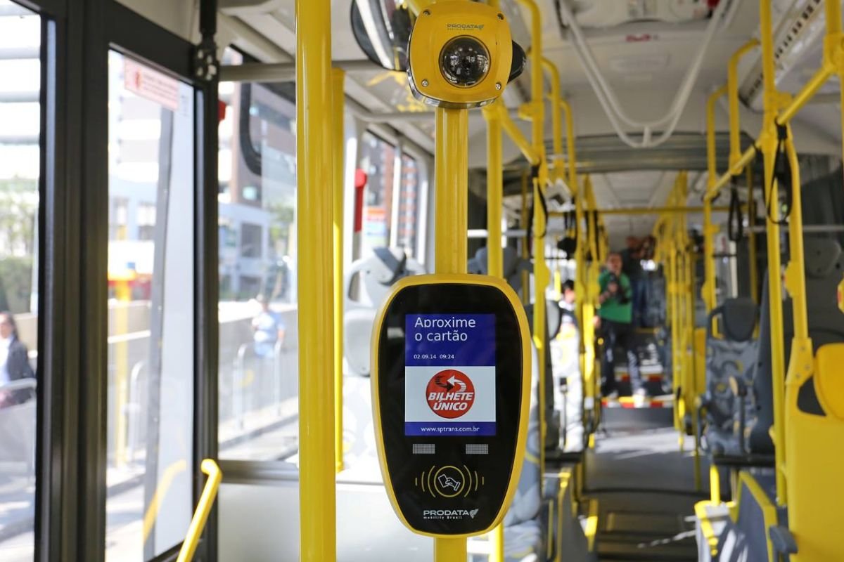 Tarifa de ônibus em São Paulo sobe para R$ 5,30 e supera inflação acumulada