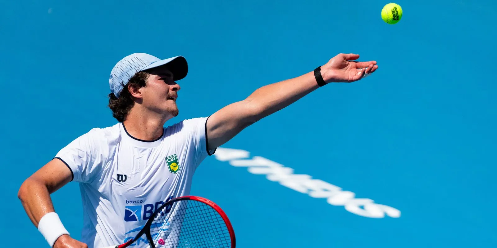 Dores lombares obrigam João Fonseca a desistir de mais um torneio na Austrália