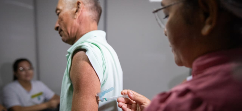 Começa estratégia piloto de vacinação contra a dengue com imunizante 100% nacional