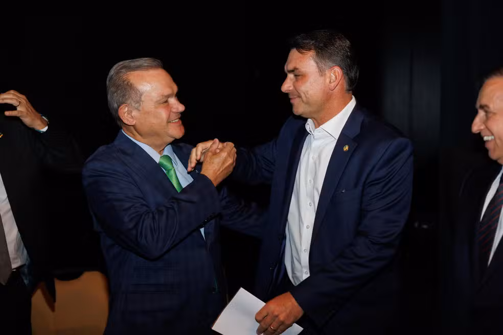 Wilson Pedroso avalia que pesquisa em MT mostra cenário consolidado, com Fagundes na frente e vantagem de Flávio Bolsonaro