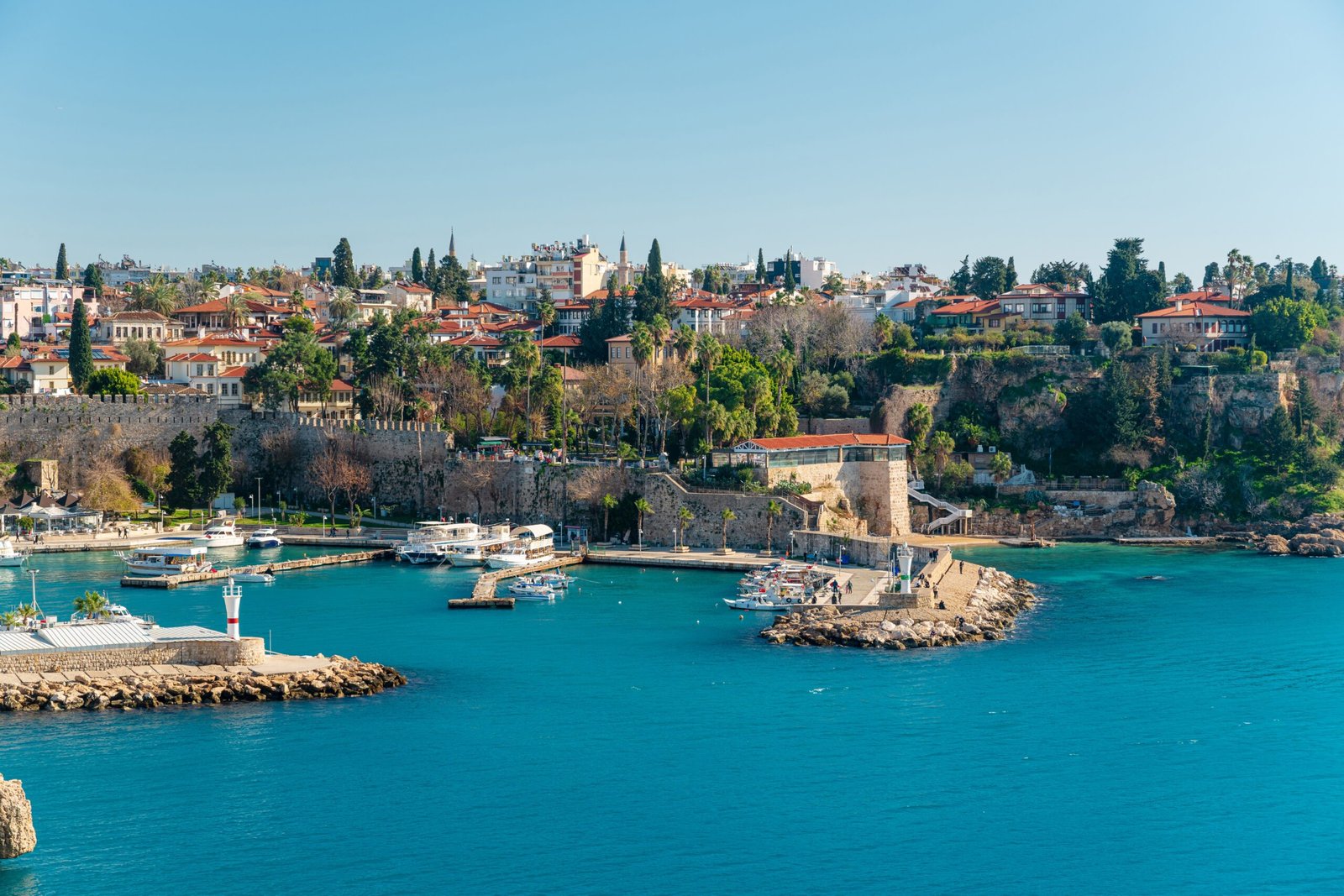 Europa acessível? 5 destinos para aproveitar a queda do euro no verão europeu