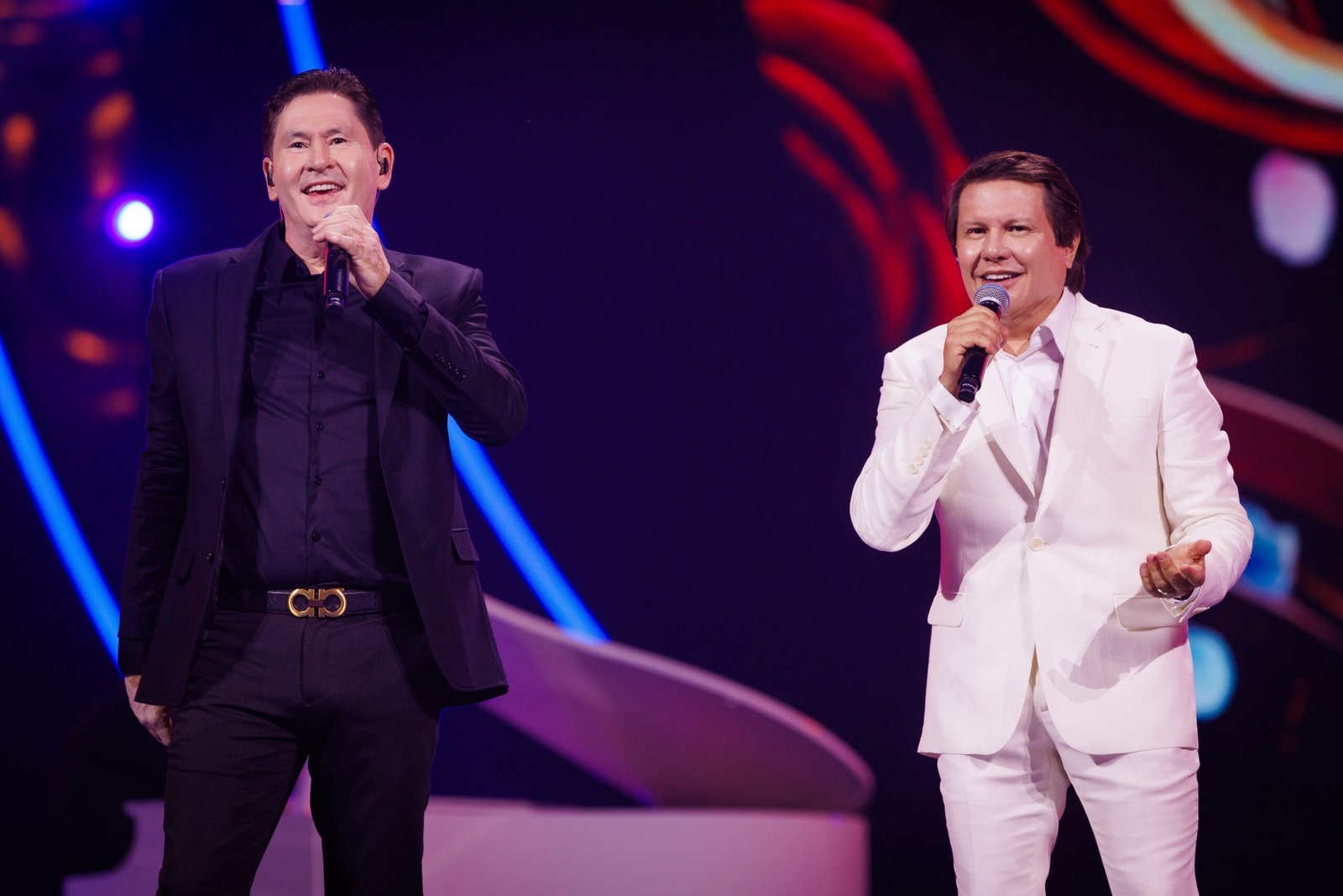 Gian & Giovani lançam feats com Bruno & Marrone na primeira parte do DVD "Planeta Sonho"