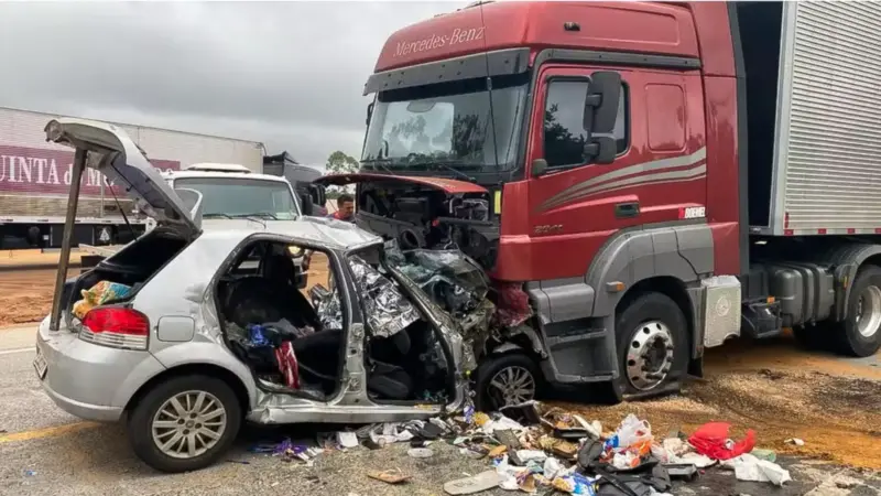 Tragédia na BR-251: colisão frontal mata seis pessoas da mesma família no Norte de Minas