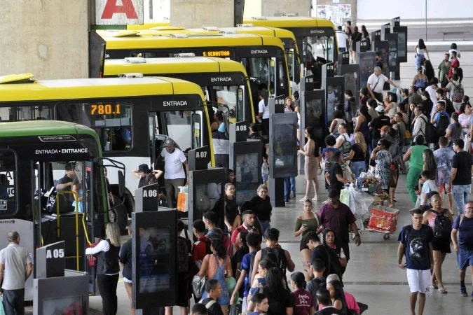 Famílias do DF gastam até 18% do salário mínimo com transporte público, diz estudo