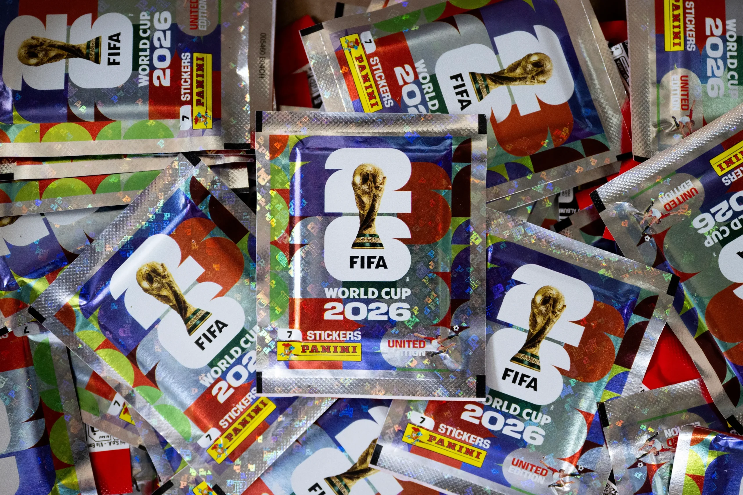 Por que os álbuns de figurinhas sobrevivem à era digital? Psicólogo explica a força emocional da tradição da Copa