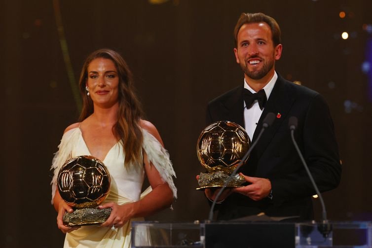 Harry Kane e Alexia Putellas vencem prêmio Bola de Ouro de 2026
